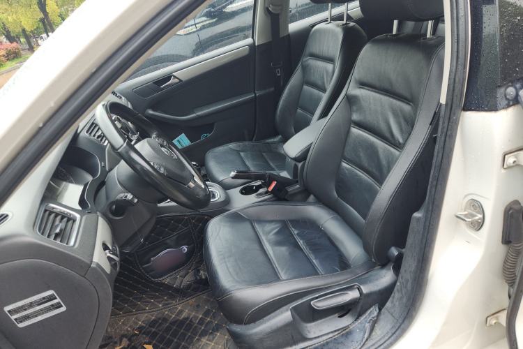 Used Volkswagen Sagitar 2012 1.4TSI Manual Luxury Model Left Front Seat