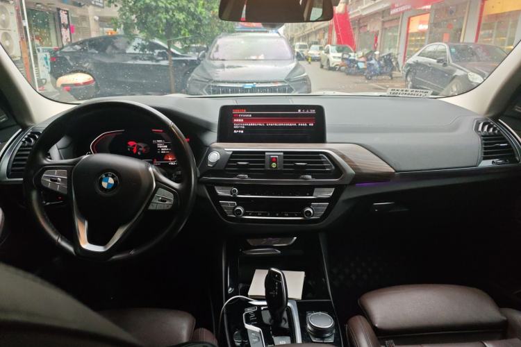 Used BMW X3 2021 xDrive28i Luxury Package Center Console