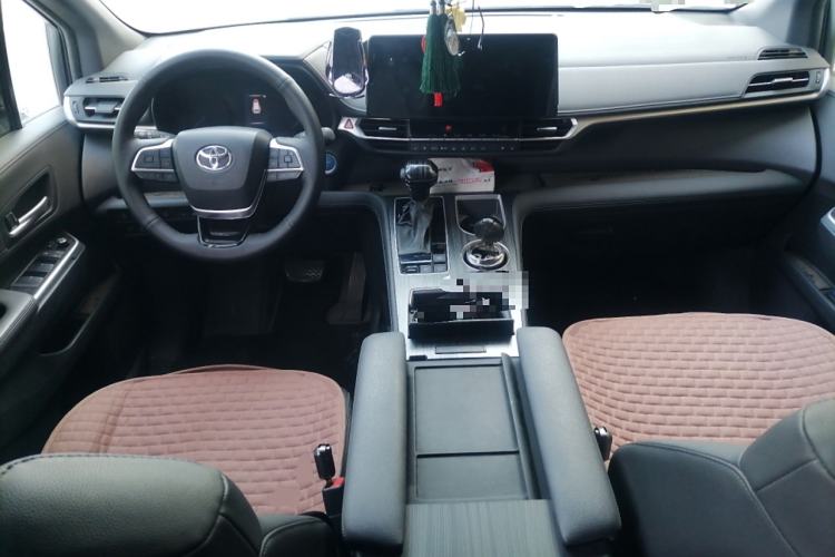 Used Toyota SIENNA 2023 2.5L Hybrid Deluxe Edition Center Console