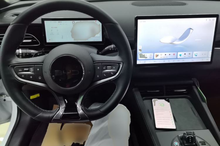 Used BYD Seal 06 New Energy 2025 DM-i Smart Drive 120KM Deluxe Model Center Console