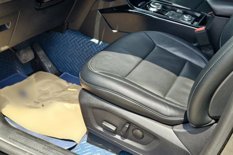 Used Ford Explorer 2020 EcoBoost 285 4x4 Trend Edition 7-Seater Left Front Seat