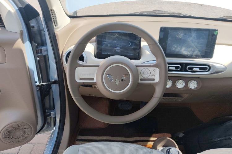Used Wuling Hongguang MINIEV 2025 Four-Door Version Premium Edition Steering Wheel