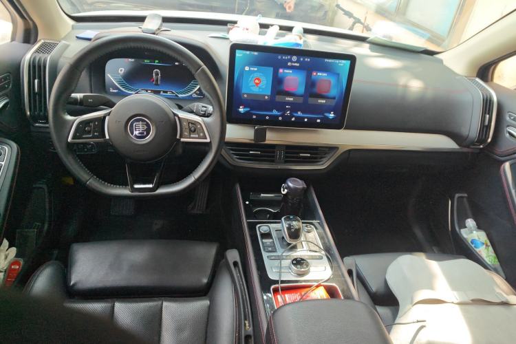 Used BYD Tang New Energy 2019 DM 2.0T All-Wheel Drive Connected Innovation Edition 7 Seats China VI Standard Center Console