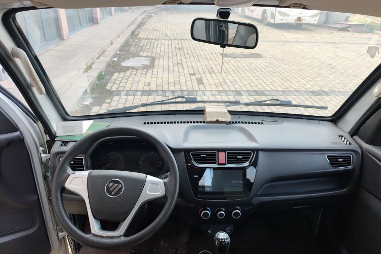 Used Foton Xiangling M 2018 1.5L Non-Load-Bearing Double-Cab with Dual Rear Tires (Cargo Version) DAM15L