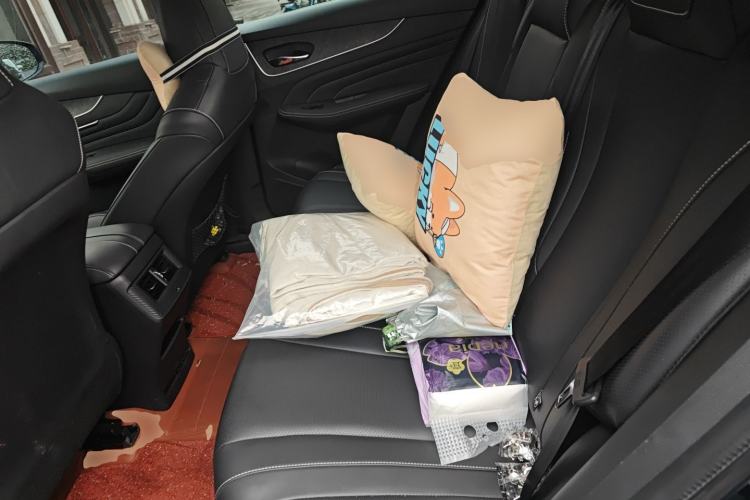 Used Venucia V 2023 260T Idol Edition Pro
