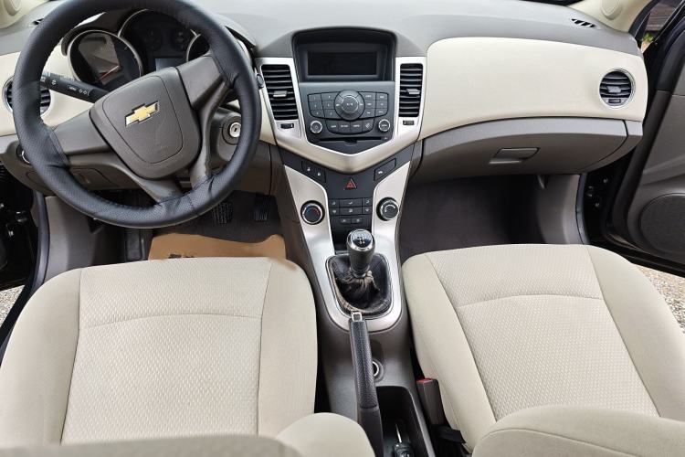 Used Chevrolet Cruze 2015 1.5L Classic SL MT
