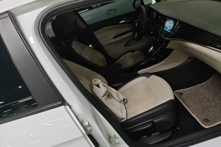 Used Buick Verano 2019 Sedan 15S Automatic Leading Model Right Front Seat