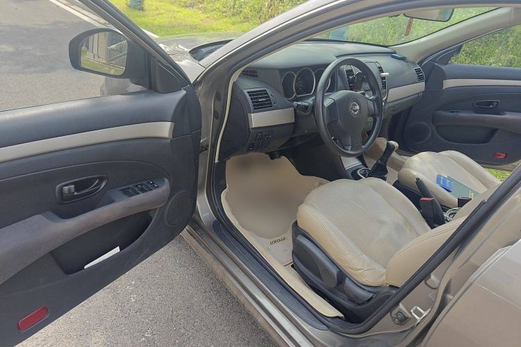 Used Nissan Sylphy 2016 Classic 1.6XE Manual Comfort Edition Driver Seat