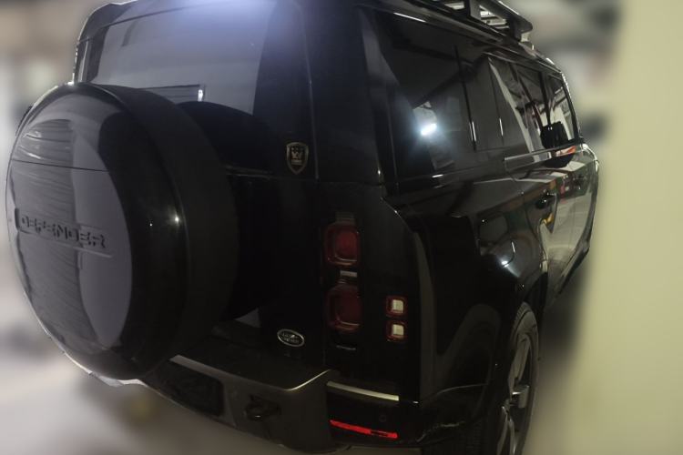 Used Land Rover Defender 2025 110 3.0T P400 – Dynamic HSE Rear Right 45 Deg