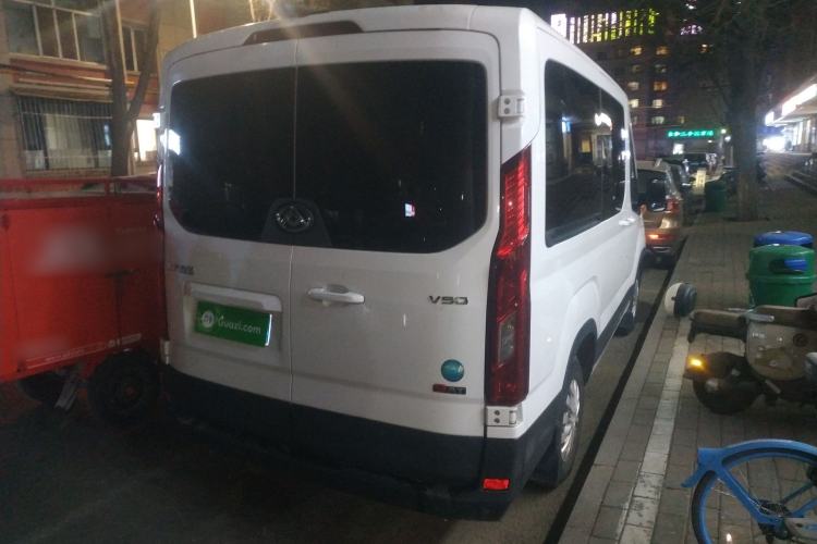 Used SAIC MAXUS Xintu V90 2024 ZhiJie 2.0T Automatic Front-Wheel-Drive Short Wheelbase Mid-Height Design with Single Rear Tire—5/6 Seater