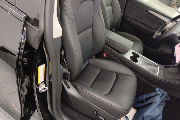 Used Tesla Model Y 2023 Rear-Wheel-Drive Version