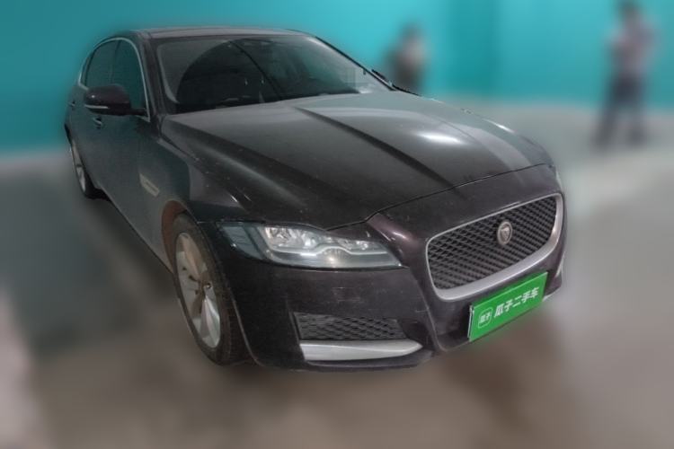 Used Jaguar XFL 2019 XFL 2.0T 250 PS Two-Wheel-Drive Luxury Edition Front Right 45 Deg