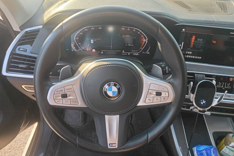 Used BMW X5 2022 xDrive 30Li Luxury M Sport Package
