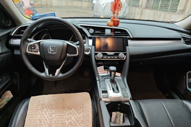 Used Honda Civic 2016 220TURBO CVT Luxury Edition Center Console