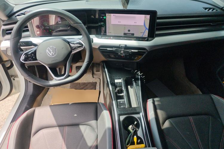 Used Volkswagen Lamando 2024 Lavida L 280TSI DSG Cool & Spicy Edition Center Console