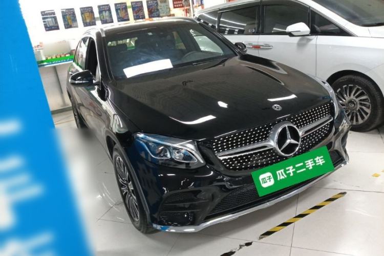 Used Mercedes-Benz GLC 2019 GLC 260 L 4MATIC Dynamic Model Front Right 45 Deg