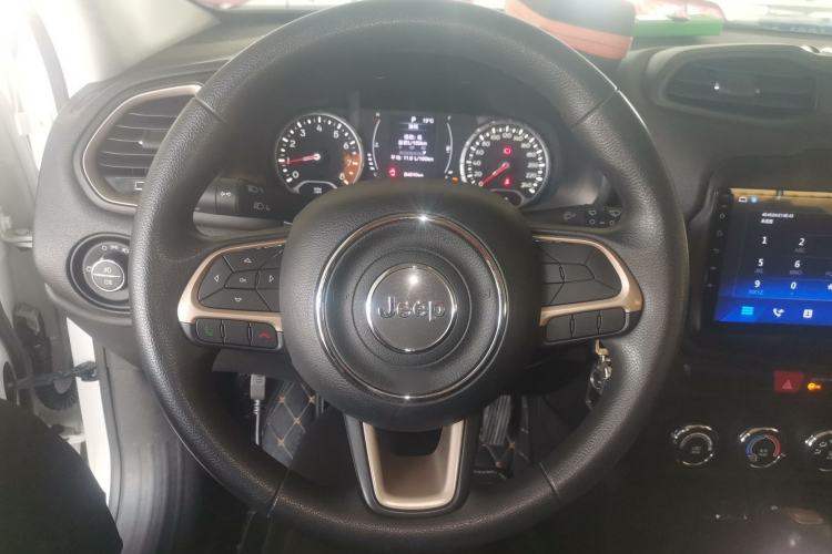 Used Jeep Renegade 2017 180T Automatic Kinetic Edition+
