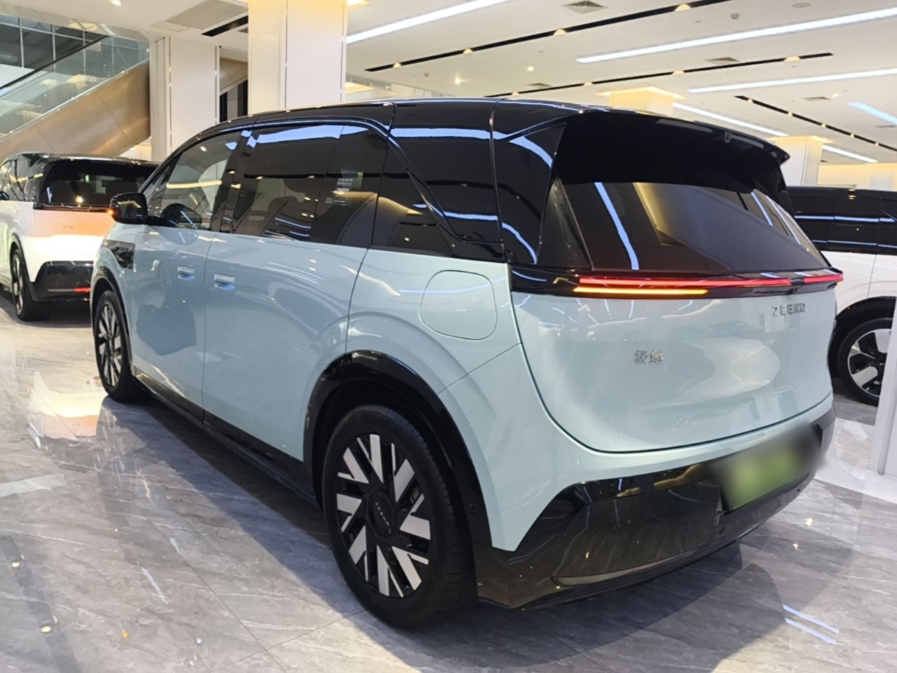 Zeekr MIX 2025 Intelligent Driving Version — снимка 4