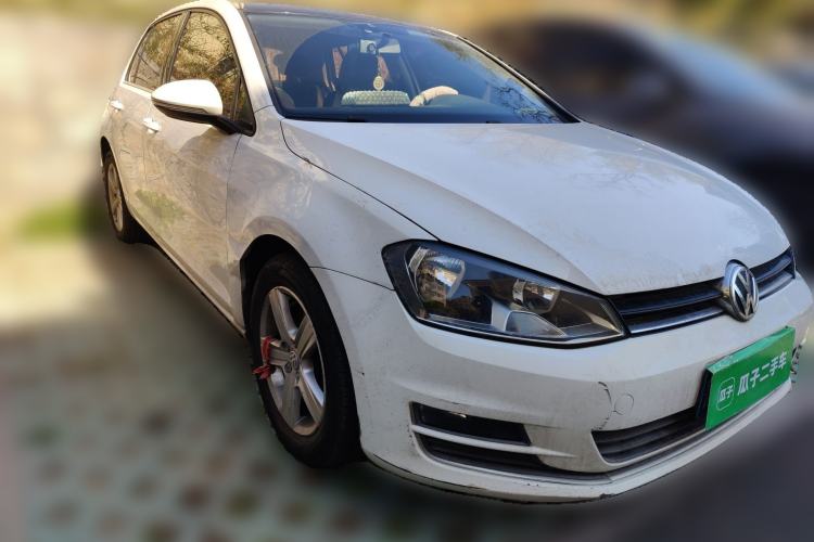 Used Volkswagen Golf 2014 1.4TSI Automatic Comfort Model Front Right 45 Deg