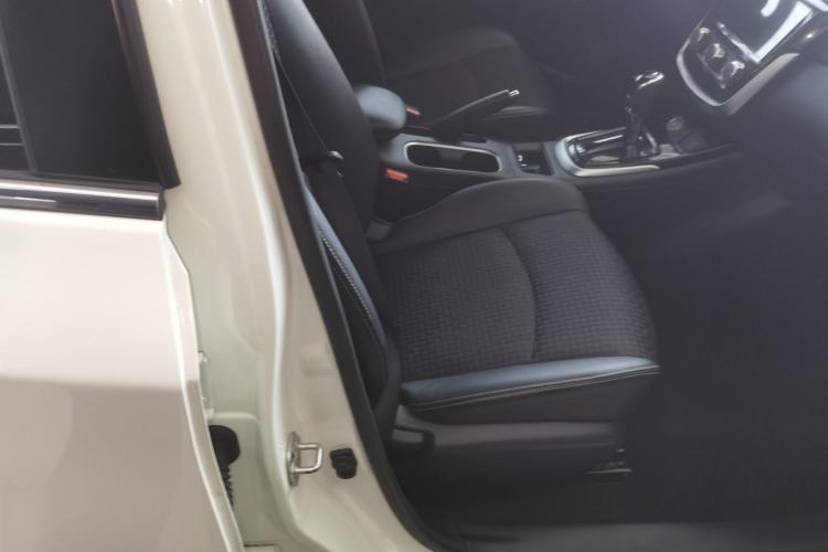 Used Nissan Tiida 2019 1.6L CVT Smart Enjoyment Version China VI Standard Right Front Seat