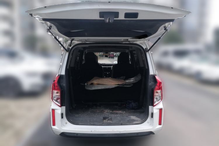 Used Wuling Hongguang PLUS 2019 1.5T Manual Comfort Version 7 Seats Trunk