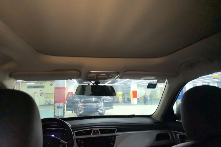 Used Geely Auto Emgrand X7 Sport 2018 1.8TD Automatic Two-Wheel Drive Smart Connect 4G Internet Edition Headliner