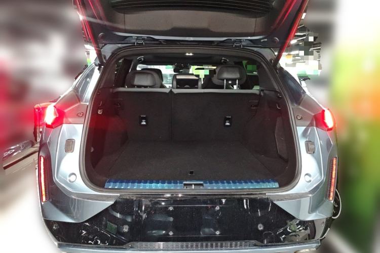 Used Lynk & Co 08 EM-P 2025 245km Ultra-Long Range Halo Trunk