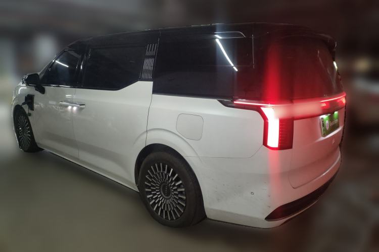 Used Zeekr 009 2022 WE Edition
