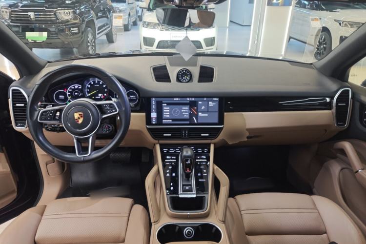 Used Porsche Cayenne E-Hybrid 2020 Cayenne E-Hybrid 2.0T Center Console