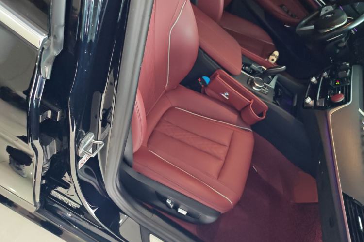 Used BMW 5 Series 2023 530Li Leading Model M Sport Package Right Front Seat