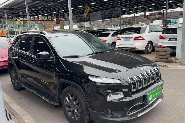 Used Jeep Cherokee 2020 2.0L Two-Wheel Drive Classic Sports Edition