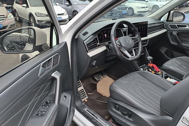 Used Volkswagen Tiguan L 2022 330TSI Automatic Two-Wheel Drive R-Line Enhanced Edition Driver Seat