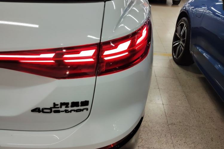 Used Audi Q5 e-tron 2023 40 e-tron Shining Edition Mecha Kit Right Rear Taillight