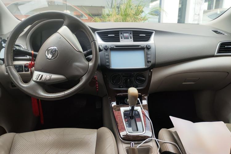 Used Nissan Sylphy 2012 1.6 XL CVT Luxury Edition Center Console