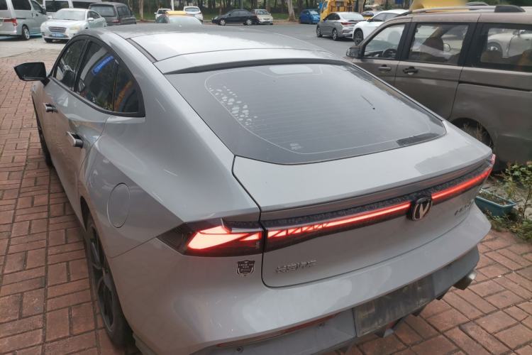 Used CHANGAN UNI-V 2022 1.5T Prestige Version
