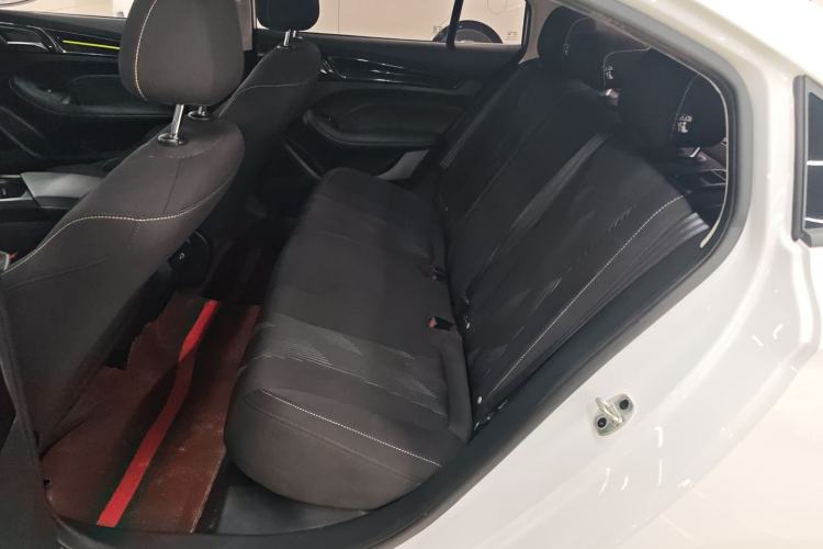 Used Roewe i5 2021 1.5L CVT Platinum Edition