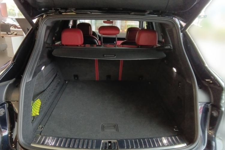 Used Porsche Cayenne E-Hybrid 2023 Cayenne E-Hybrid 2.0T Platinum Edition Trunk