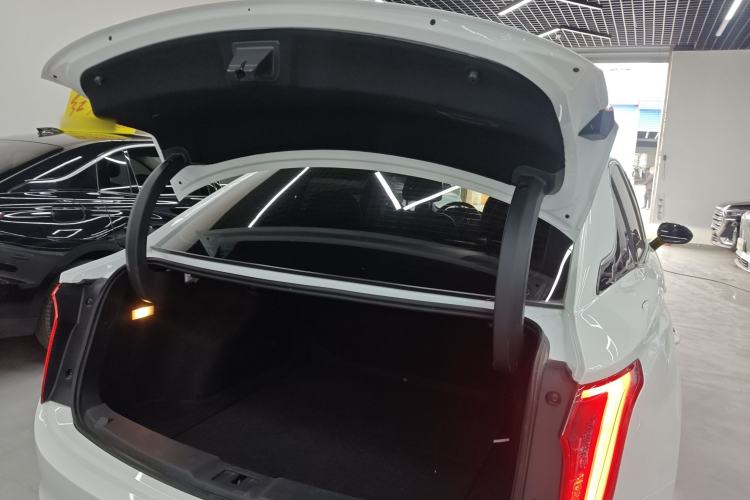 Used Hongqi E-QM5 2022 431 km Charge & Enjoy Edition Trunk