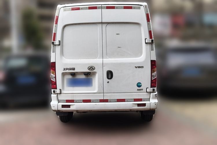 Used SAIC MAXUS Xintu V80 2023 2.0T AMT Classic City Distribution King Short Wheelbase Mid-Roof 3-Seater