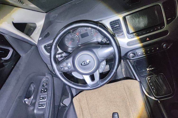 Used Kia Carens 2013 2.0L 7-Seater Automatic Standard Version China IV Standard
