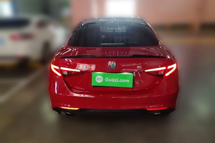 Used Alfa Romeo Giulia 2017 2.0T 200HP Luxury Edition
