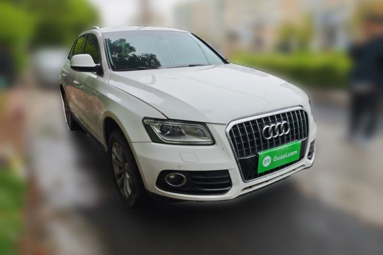 Used Audi Q5 2015 40 TFSI Technology Edition Front Right 45 Deg