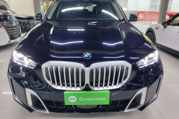 Used BMW X5 2023 xDrive 30Li Luxury M Sport Package
