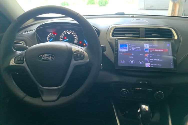 Used Ford Escort 2015 1.5L Automatic Fashion Model
