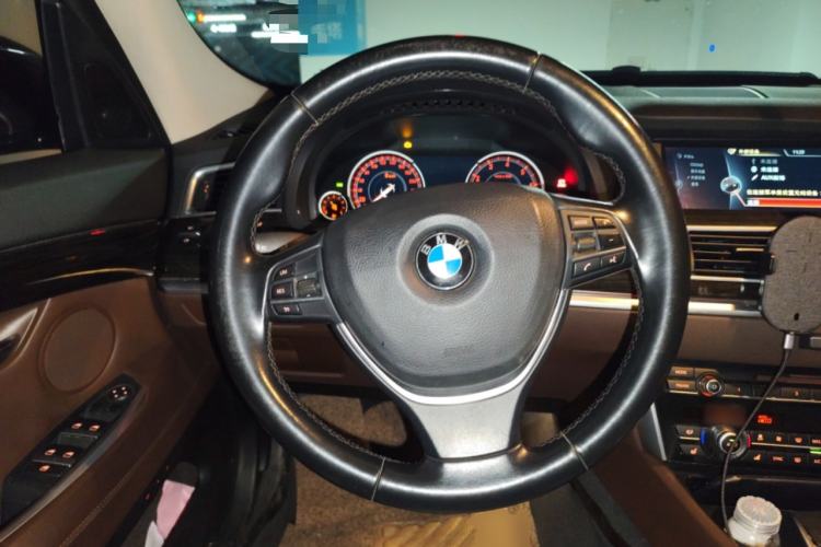 Used BMW 5 Series GT 2014 528i Luxury Edition Steering Wheel