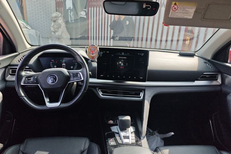 Used BYD Song Pro New Energy 2019 DM 1.5T Four-Wheel Drive Performance Edition Flagship Model Center Console