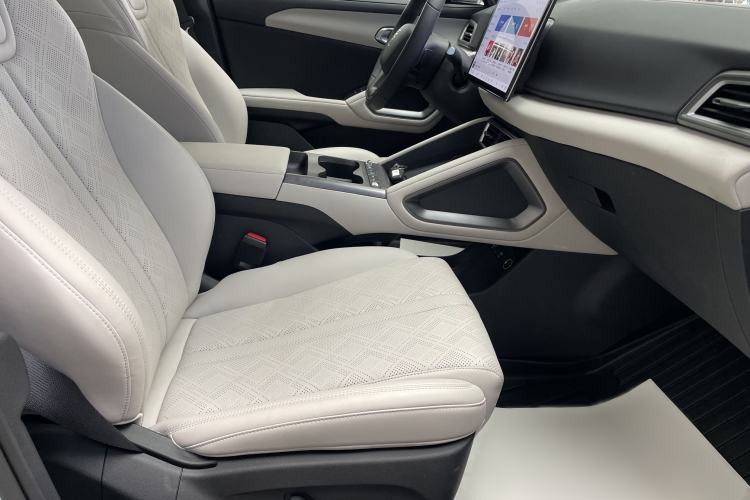 Used BYD Yuan UP 2025 Intelligent Driving Version 401 km Beyond-Range Edition
