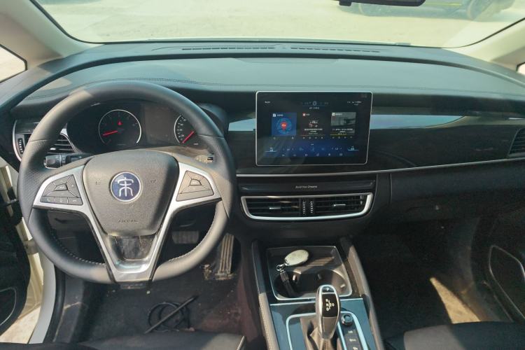 Used BYD Song MAX 2019 1.5T Automatic Smart Connect Ruiyi Model 7 Seats China V Emission Standard Center Console