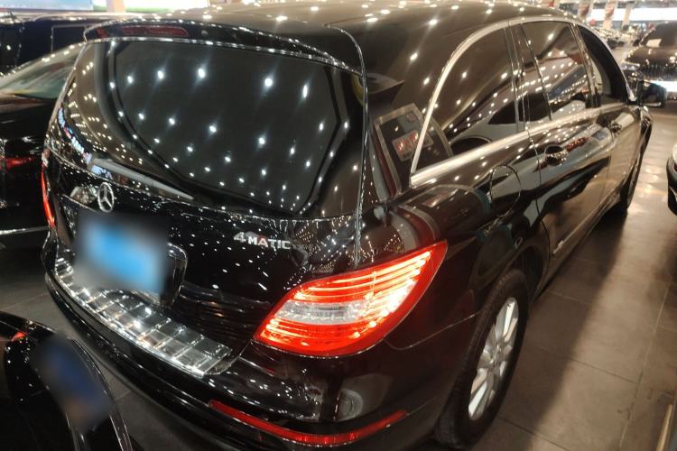 Used Mercedes-Benz R-Class 2017 R 320 4MATIC Business Edition Prestige Model Rear Right 45 Deg