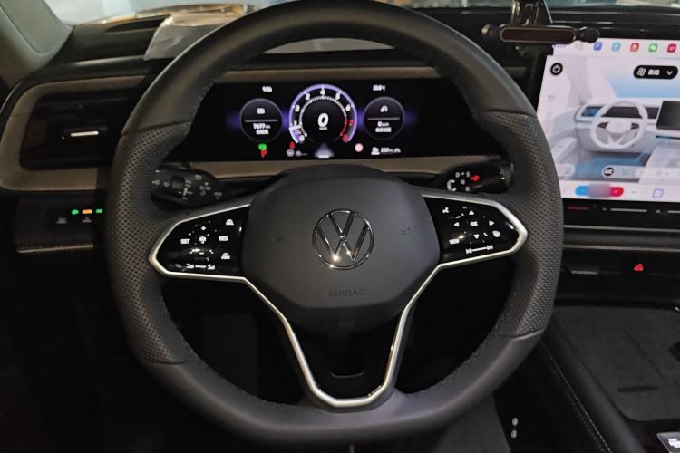 Used Volkswagen Teramont 2025 Tiguan Pro 450TSI 4Motion Crosswind Edition Steering Wheel